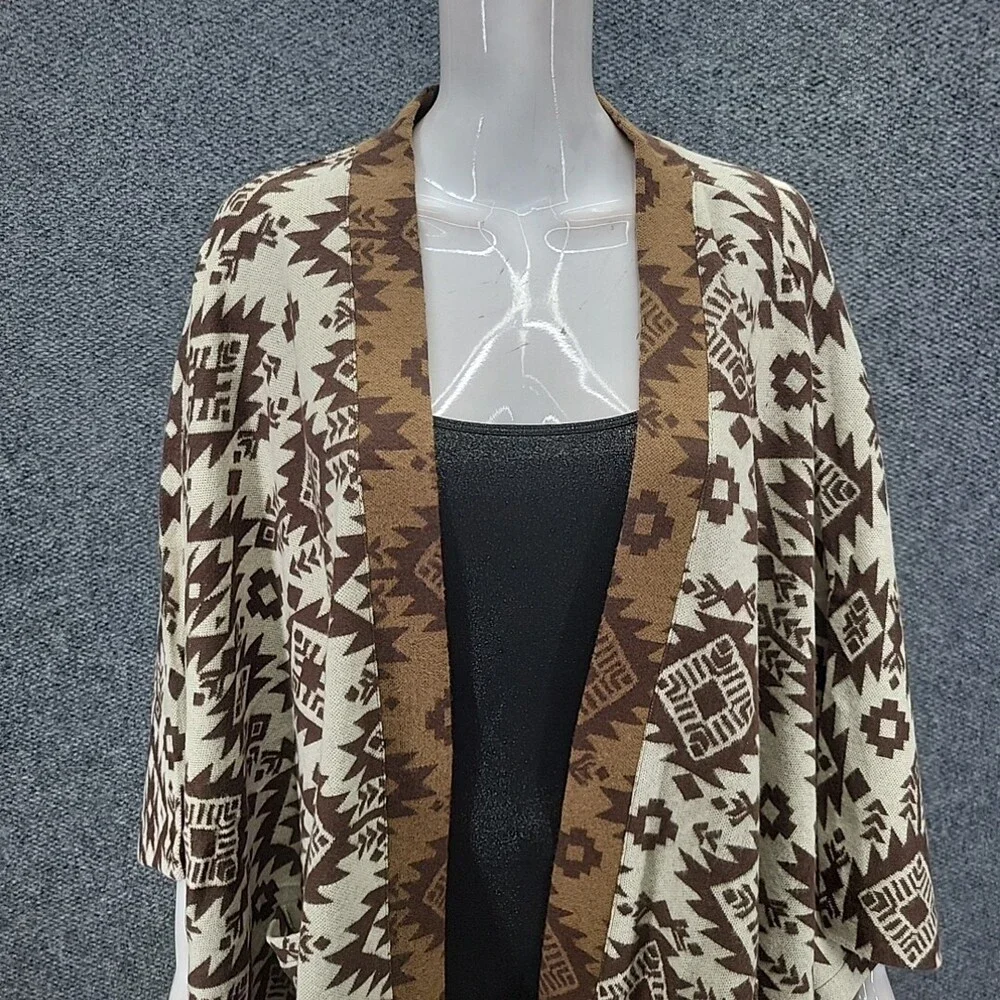 Denim Co Womens Trendy Printed Jacquard Open Front Poncho Cardigan Plus One Size